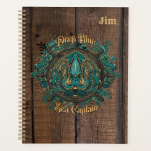 Capitão do mar azul profundo