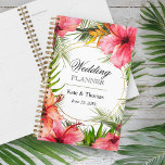 Agenda Casamento de Palmeiras Tropicais e Flores de Hibis<br><div class="desc">Bloco de anotações do planejador de casamento com flores de hibisco da ilha tropical e folhas de palmeiras com anéis de ouro que enquadram seus nomes e data de casamento.</div>
