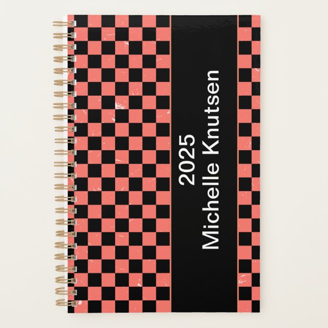Agenda Checkerboard rosa e preto personalizado 2025 (Frente)