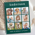 Agenda Colagem de Fotos 9 Personalizada Moderna Emerald G<br><div class="desc">Planejador de calendário de colagem de fotos personalizado. Nosso planejador de fotos divertido tem 9 fotos para personalizar e nomear. Design está na frente e atrás. Personalize com fotos da família, fotos de crianças favoritas, fotos de animais de estimação e todas as suas fotos de cães! COPYRIGHT © 2020 Judy...</div>