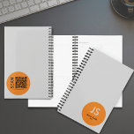 Agenda Compromisso de Cinza de Iniciais de Ponto Laranja<br><div class="desc">O Modelo do Planejador de Compromisso de Iniciais de Ponto Laranja Mínimo faz parte da Coleção de Designs de Cartão de visita e Itens de Marketing. Ele tem uma cobrir elegante com as iniciais, o nome e o ano impressos em um ponto laranja em negrito no canto inferior direito do...</div>