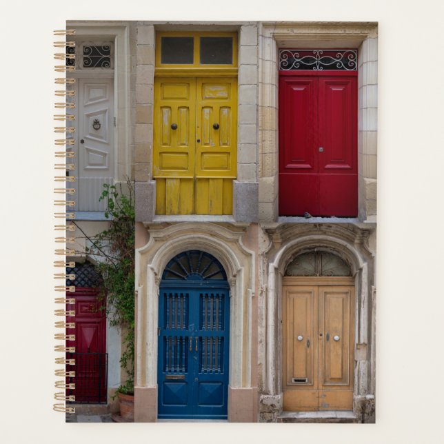 Agenda Conjunto de portas frontais coloridas em Malta (Frente)