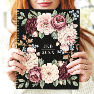 Agenda Coroa Floral Escura Elegante com Monograma Persona