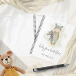 Agenda Cute Boho Beba Planeja Etapas<br><div class="desc">O Bebê Boneco Planeja A Sábio. Por rastrear todos os marcos importantes e planos futuros com seu bebê. Personalize facilmente o texto de cada lado.</div>