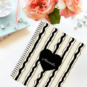 Agenda Elegante Coração com Listras de Creme e Preto Nome