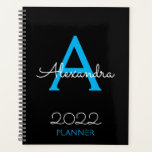 Agenda Elegante do Monograma Azul Preto 2022<br><div class="desc">Nome do Monograma Azul e Preto 2022 e Planejador Inicial de Notebook Espiral. Isto faz o doce e perfeito aniversário de 16 anos,  casamento,  chá de panela,  aniversário,  chá de fraldas ou festa de solteira presente para alguém que ama luxo de luxo e estilos quíticos.</div>