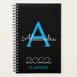 Agenda Elegante do Monograma Azul Preto 2022<br><div class="desc">Nome do Monograma Azul e Preto 2022 e Planejador Inicial de Notebook Espiral. Isto faz o doce e perfeito aniversário de 16 anos,  casamento,  chá de panela,  aniversário,  chá de fraldas ou festa de solteira presente para alguém que ama luxo de luxo e estilos quíticos.</div>