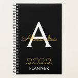 Agenda Elegante do Monograma Negro Dourado de 2022<br><div class="desc">Nome do Monograma Preto Dourado 2022 e Planejador de Notebook Espiral Inicial. Isto faz o doce e perfeito aniversário de 16 anos,  casamento,  chá de panela,  aniversário,  chá de fraldas ou festa de solteira presente para alguém que ama luxo de luxo e estilos quíticos.</div>