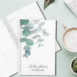 Agenda Eucalyptus Greenery personalizado<br><div class="desc">Este elegante Planejador personalizado é decorado com folhas de eucalipto aquáticas em tons macios de verde. Facilmente personalizável. Para editar ainda mais, use a Ferramenta Design para alterar a fonte, o tamanho da fonte ou a cor. Porque nós criamos a nossa trabalho de arte, você não encontrará esta imagem exata...</div>