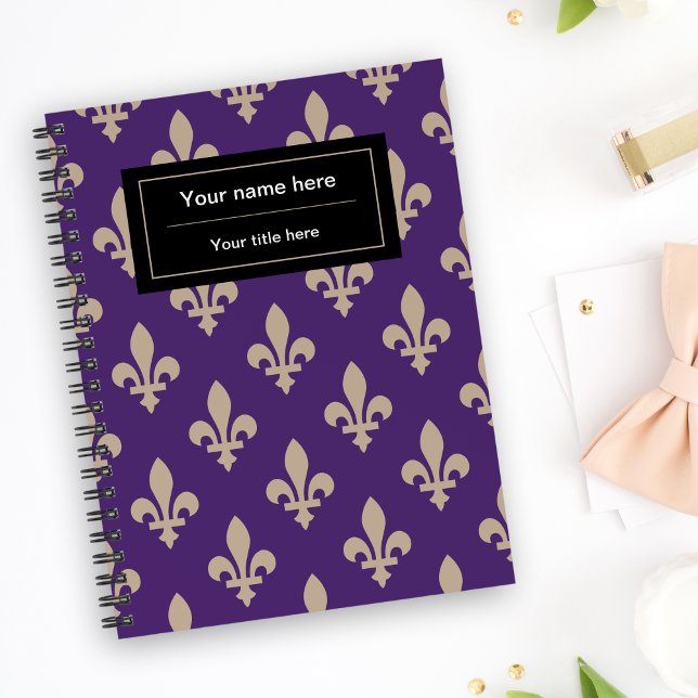 Agenda Fleur de Lis Pattern, Francês, Real, Creme, Roxo (Criador carregado)
