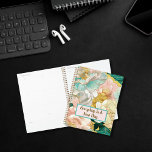 Agenda Floral Cherryl Blossom School<br><div class="desc">Mantenha-se organizado e inspirado no nosso notebook escolar personalizado! Personalizável com seu nome ou qualquer texto, este notebook de alta qualidade com ligação espiral é o companheiro perfeito para todas as suas aventuras acadêmicas. Escolha dentre uma variedade de designs e cores que chamam a atenção para torná-la exclusivamente sua. Quer...</div>