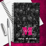 Agenda Flores e Faces Monogramadas<br><div class="desc">Este planejador personalizado apresenta o seu monograma e nome próprio em letras quic num plano de fundo de um esboço de flores e rostos a preto,  ou qualquer cor que você escolher usando as nossas ferramentas de edição. Ideal para você mesmo ou um presente excelente para qualquer ocasião.</div>
