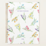 Agenda Flores Selvagens de bonito Aquarela Personalizadas<br><div class="desc">Bonito Planeador de Flores Selvagens,  inconsciente e pronto para personalizar com seu nome e ano. Padrão de cor da água em tendências das flores selvagens em buquês de cor rosa,  roxo,  laranja,  amarelo e azul. Design de jardim de campo feminino - perfeito para a universidade de negócios de casa.</div>