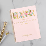 Agenda Folha de ouro, folha de ouro, falso, penteado<br><div class="desc">Elegante na moda floral de tipografia floral salon business / clientes planejador de compromissos com rosas de pincel cor-de-rosa pastel, folhagem e folhas azul-aqua e verde e com falso roteiro de folha de ouro e tesoura sobre um fundo feminino de estilo de pincel. Traz uma aparência elegante e glamourosa de...</div>