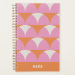 Agenda Geométrica laranja rosa moderna retro personalizad<br><div class="desc">A moderna geometria laranja-rosa retrorada personalizou um orçamento único e mínimo,  brilhante best-seller ousado. Natal,  aniversário,  aniversário,  graduação,  dia de as mães,  ano novo,  organização do ano escolar.</div>