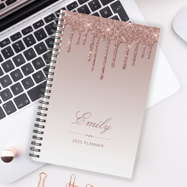 Agenda Glitter Chic Drips Rosa Personalizado pela Dourada (Criador carregado)