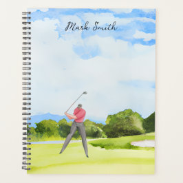 Agenda Golfer está na grama verde no campo de golfe