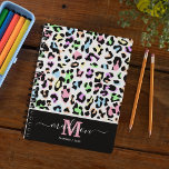 Agenda Impressão Animal Leopard Chic Monograma 2025<br><div class="desc">Planeador 2025 da revista Trendy Animal com um padrão moderno de impressão leopardo multicolorida,  suas iniciais e nome em uma elegante letra escrita à mão.</div>