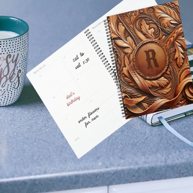 Agenda Impressão de Couro Arrefecido Ocidental Inicial (Western Tooled Leather Collection 
Custom Initial Planner)