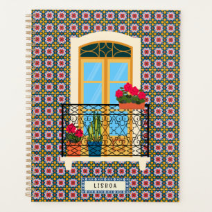 Agenda Janela da casa de Lisboa com plantas e azulejos