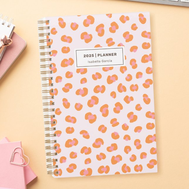 Agenda Leopardo Moderno Imprime Cor-de-Rosa Laranja Seman (Personalize this beautiful leopard print weekly monthly planner in orange and pink colors.)