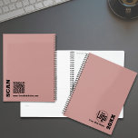 Agenda Livro de Compromissos do Salão de Cabelo Preto Sim<br><div class="desc">O Simple Pink Black Hair Salon Apponment Book Planner, parte do Black Pink Hair Stylist Cartão de visita & Suite, tem um cobrir rosa-na moda com um logotipo redondo de empresa personalizada e em tipografia em negrito do ano e o nome da empresa no canto inferior direito do cobrir frontal....</div>