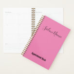 Agenda Livro de Compromissos do Salão de Script Preto-Ros<br><div class="desc">Promover o salão de beleza é fácil com uma caneta de marca para dar aos seus clientes.O texto de exibição é um roteiro preto elegante. Você pode substituir o texto de exibição por uma mensagem personalizada, como o nome e o número de telefone do salão de beleza. A caneta é...</div>