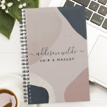 Agenda Marinho Cor-de-rosa Azul Moderno Forma Neutra<br><div class="desc">Eleve sua organização com este planejador de na moda com um design moderno abstrato em tons de chic rosa e marinho. Sua estética minimalista complementa o profissional ocupado enquanto o layout espaçoso oferece ampla margem para compromissos, notas e listas de tarefas. Perfeito para a mulher moderna que aprecia tanto estilo...</div>