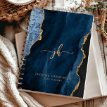 Agenda Marinho do Monograma Personalizado Agate Dourado A<br><div class="desc">Este elegante planejador de 2025 apresenta um marinho azul-água,  agate design,  cortado com brilho dourado. Personalize-o com suas iniciais de monograma em letra de escrita dourada da moenda,  juntamente com o seu nome e o ano em letra sans serif.</div>