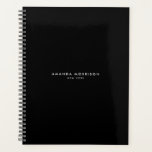 Agenda Mínimo Luxury Boutique Black Nomeação<br><div class="desc">Um design elegante e refinado eleva o seu nome ou nome comercial através de um estilo mínimo e moderno neste planejador clássico do livro de compromissos. © 1201AM Design Studio</div>