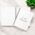 Agenda Monograma branco profissional inicial<br><div class="desc">Mantenha-se organizado em estilo com este notebook inicial monograma profissional. Com um design limpo e minimalista e um monograma ousado no cobrir, este notebook é perfeito para profissionais, estudantes ou qualquer pessoa que valorize artigos de papelaria personalizados. Suas páginas de alta qualidade são ideais para juntar notas, ideias ou listas...</div>