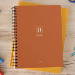 Agenda Monograma Clássico Laranja Escuro Semanal Pessoal<br><div class="desc">Planeador anual de artigos de papelaria pessoal simples com um monograma clássico numa fronteira quadrada. Planeador anual (12 meses) com vista a obter uma visão geral mensal aberta e planilhas de planeamento semanais. Contato para obter assistência na personalização.</div>