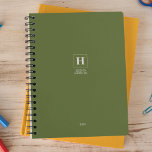 Agenda Monograma Clássico Verde Oleícola Semanal<br><div class="desc">Planeador anual de artigos de papelaria pessoal simples com um monograma clássico numa fronteira quadrada. Planeador anual (12 meses) com vista a obter uma visão geral mensal aberta e planilhas de planeamento semanais. Contato para obter assistência na personalização.</div>