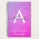 Agenda Monograma de 2022 com brilho púrpura cor-de-rosa<br><div class="desc">2022 Nome do Monograma da Glitter Glitter de Mão Rosa Púrpura e do Planeador Inicial de Notebooks Espirais. Isto faz o doce e perfeito aniversário de 16 anos, casamento, chá de panela, aniversário, chá de fraldas ou festa de solteira presente para alguém que ama luxo de luxo e estilos quíticos....</div>
