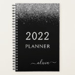 Agenda Monograma de 2022 com Glitter Preto Prateado<br><div class="desc">2022 Nome do Monograma da Silver and Black Sparkle Glitter e Notebook Espiral Inicial. Isto faz o doce e perfeito aniversário de 16 anos,  casamento,  chá de panela,  aniversário,  chá de fraldas ou festa de solteira presente para alguém que ama luxo de luxo e estilos quíticos.</div>