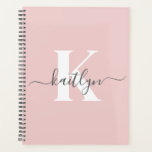 Agenda Monograma de Script de Cinza Cor-de-Rosa Elegante<br><div class="desc">Este planejador flexível, simples e elegante, cor-de-rosa 8, 5 x 11, com seu primeiro nome em uma fonte de script de tendência na cinza e seu primeiro início em uma fonte moderna de boné, em branco, é perfeito para você. É na moda e moda e, no entanto, muito clássico. Isso...</div>