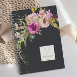 Agenda Monograma de Trendência Floral Púrpura Dusty Pink<br><div class="desc">Flores rosa e roxas empoeiradas de aquarela em um fundo de carvão decoram este cobrir de planejador e ele pode ser personalizado com seu nome e nome iniciais. Veja nossa linha de produtos de cheio em nossa loja Zazzle.</div>