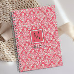 Agenda Monograma de Trendy do Damasco Branco e Rosa<br><div class="desc">Uma decoração gráfica de damasco cor-de-rosa e branca deste cobrir de planejador e pode ser personalizada com o seu nome e nome iniciais. Correspondendo. Veja nossa linha de produtos de cheio em nossa loja Zazzle.</div>