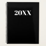 Agenda Monograma do ano de tipografia moderna branco-pret<br><div class="desc">Planeador elegante simples e personalizado de tipografia moderna,  preto e branco,  minimalista. Texto serif branco personalizado,  fundo plano sólido preto. Você pode personalizá-lo com seu nome,  iniciais,  monograma,  ano,  etc ou simplesmente apagar o texto,  e deixar a cor preta sólida e clara.</div>