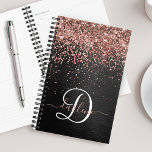 Agenda Monograma do Sparkle preto com brilho Dourado com<br><div class="desc">Personalize facilmente esse design elegante planificador de tendências,  com brilho bonito de ouro rosa em um fundo metálico escovado preto.</div>