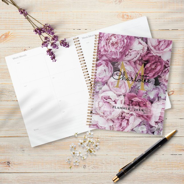 Agenda Monograma Floral Dourado de Peony Rosa 2023 (Criador carregado)