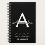 Agenda Monograma preto de prata 2022<br><div class="desc">2022 Nome do Monograma Preto Prateado e Planejador Inicial de Notebook Espiral. Isto faz o doce e perfeito aniversário de 16 anos, casamento, chá de panela, aniversário, chá de fraldas ou festa de solteira presente para alguém que ama luxo de luxo e estilos quíticos.</div>