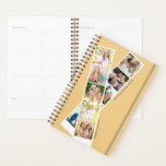 Agenda Na moda 8 Photo Strip Yellow Blue Personalizado<br><div class="desc">Planejador personalizado que você pode personalizar com 8 de suas fotos favoritas, seu nome e a qualquer ano. O modelo de foto está configurado para que você adicione suas fotos, que são exibidas em formato quadrado / instagram, em simples faixas de fotos. A design tem uma paleta de cores na...</div>