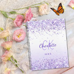 Agenda Nome da lavanda violeta monograma 2025<br><div class="desc">Fundo violeta,  lavanda e gradiente branco decorado com confete. Personalize e adicione seu primeiro nome,  iniciais de monograma e ano.</div>