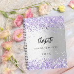 Agenda Nome da lente violeta prateada 2025<br><div class="desc">Um fundo com aspecto fino de prata decorado com brilho violeta,  brilhos. Personalize e adicione um nome,  título e ano.</div>