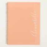Agenda Nome da tipografia do script Peach<br><div class="desc">Planeador personalizado de pêssego moderno. Use a opção personalizar para adicionar seu próprio nome ou texto entre os dois quadrados (se você quiser manter as espirais em ambas as extremidades). Entre em contato comigo diretamente se precisar de ajuda adicional com a personalização.</div>