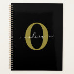 Agenda Nome do Script Monograma Personalizado Branco Pret<br><div class="desc">Este elegante monograma e na moda pode ser dado como presente para um aniversário, casamento, chá de panela, aniversário, Dia de as mães ou qualquer ocasião. Pode ser personalizado com o nome e a inicial da pessoa. Você pode alterar a fonte, a cor da fonte, o tamanho da fonte e...</div>