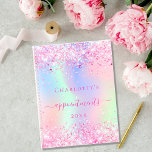 Agenda Nome holográfico de brilho rosa 2023<br><div class="desc">Um fundo holográfico de tendência, colorido, com cores pastel unicórnio e arco-íris, cor rosa, roxo, rosa, verde-menta. Decorado com poeira falsa brilhante a rosa. Personalize e adicione um nome, título e um ano. O título é escrito com uma escrita de estilo, escrita à mão, de uma forma feminino moderna, com...</div>