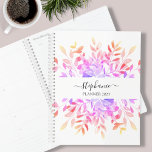 Agenda Nome personalizado Floral Watercolor<br><div class="desc">Este Planner floral de aquarela é decorado com folhagem de cor arco-íris. Facilmente personalizável com o ano, seu nome ou monograma. Use a Ferramenta Design para alterar o tamanho, o estilo ou a cor do texto. À medida que criamos a nossa trabalho de arte, não encontraremos esta imagem exata de...</div>