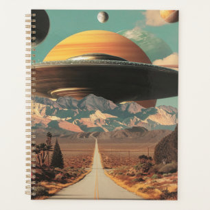Agenda Paisagem Surrealista com Estrada, OVNI e Saturno